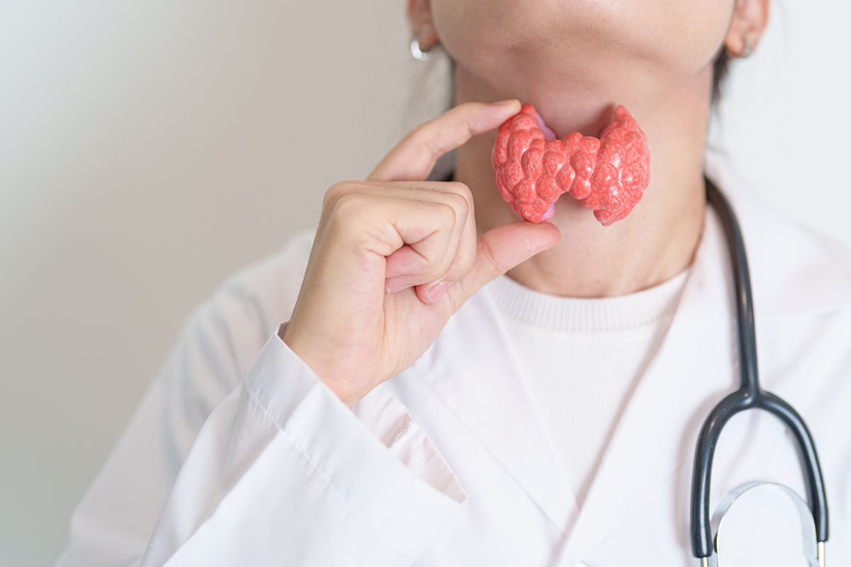 甲狀腺癌症狀有哪些？甲狀腺癌前兆、症狀、原因、治療、分期一次看