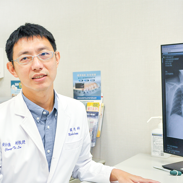 蛋白尿竟是致命警訊 65歲女因延誤治療引發肺出血與腎衰竭