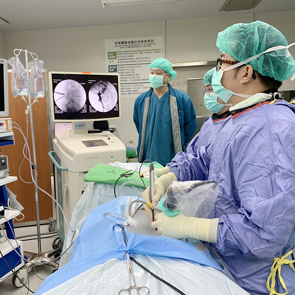 痛到坐不住！椎間盤突出影響生活　微創手術助改善