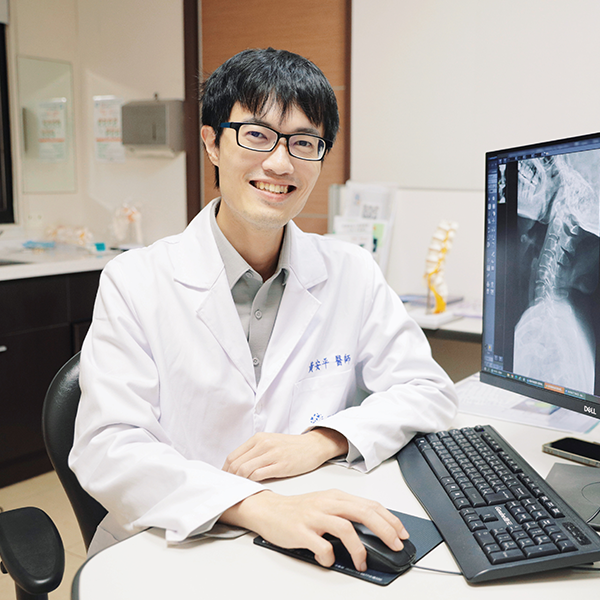 超市低頭補貨傷頸椎 「人工頸椎間盤置換術」不必戴頸圈速康復 