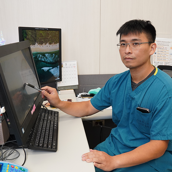 眼皮下方長出黑色不明腫塊影響視線 手術重現光明