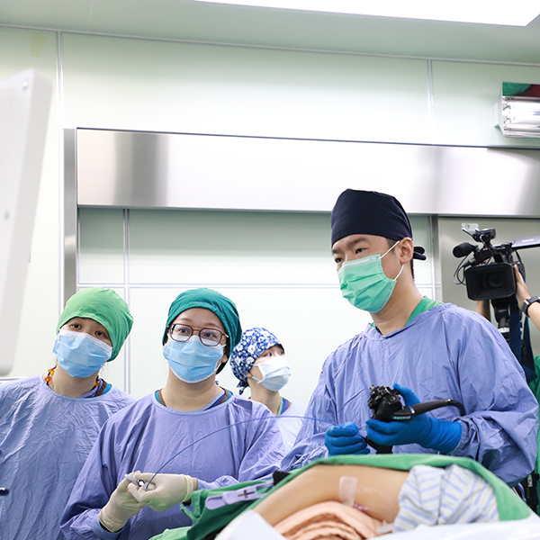 比微創更微 花蓮慈濟「肚皮無創」內視鏡腫瘤切除術