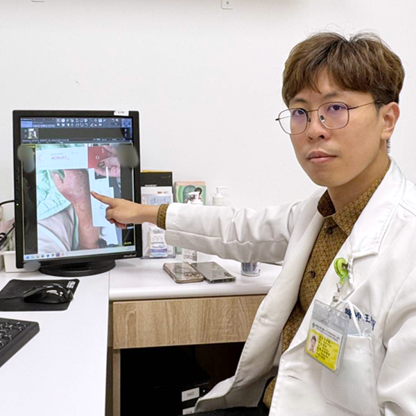 魚刺傷右手腫近2倍大 高雄秀傳及時救治讓患者免於截肢