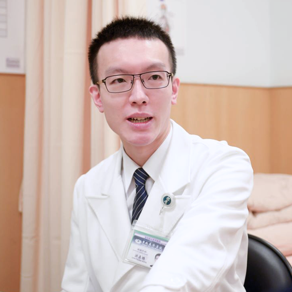 食道癌合併下咽癌 胸腔鏡微創食道切除術免永久氣切