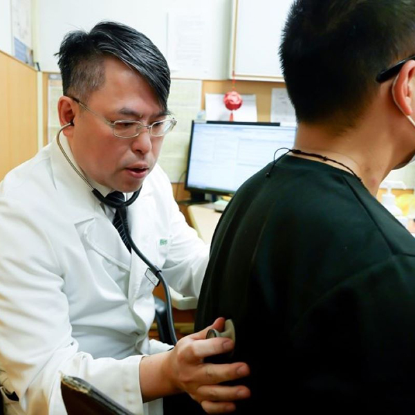 肺部白影非肺炎!竟是蛋白質沉積症 全肺灌洗恢復健康呼吸